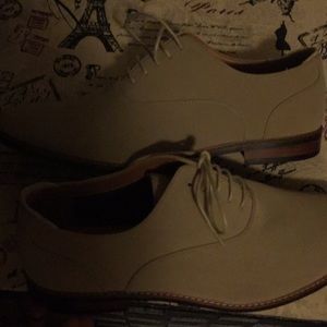 Men’s dress shoes